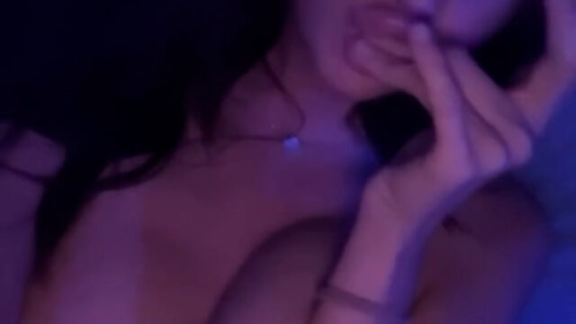 Gracxxe Nude Masturbating on bed – Onlyfans video Hot