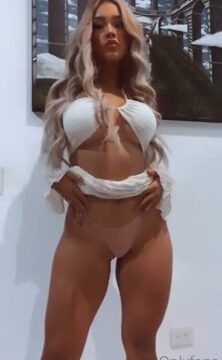 Maria Julissa Show off Hot Body – Onlyfans video Viral
